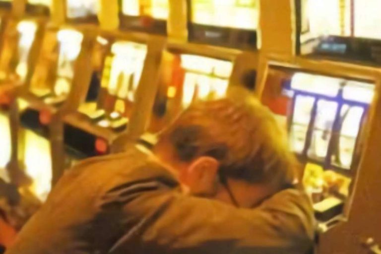 Rehabilitación de personas con problemas en el juego compulsivo, el tratamiento de la ludopatía con Jugadores Anónimos