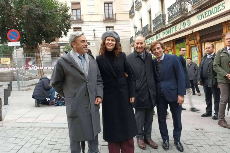 Los trabajos de la Plaza del Sol liderados por Licuas y grupo Azvi, visitados por Joaquín Molpeceres