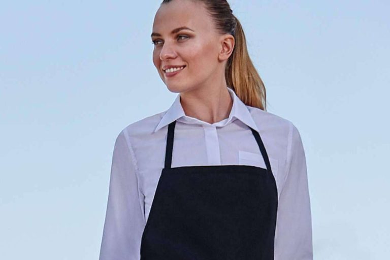 Personalizar la ropa laboral de las empresas con Tuskamisetas