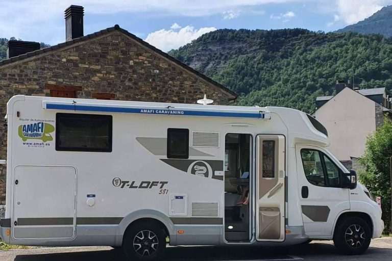 Amafi Caravaning alquila diversos tipos de autocaravanas a un precio económico con todo incluido