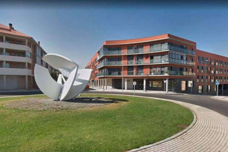 Eactivos.com subasta un conjunto de viviendas, garajes y trasteros cerca del centro de Segovia