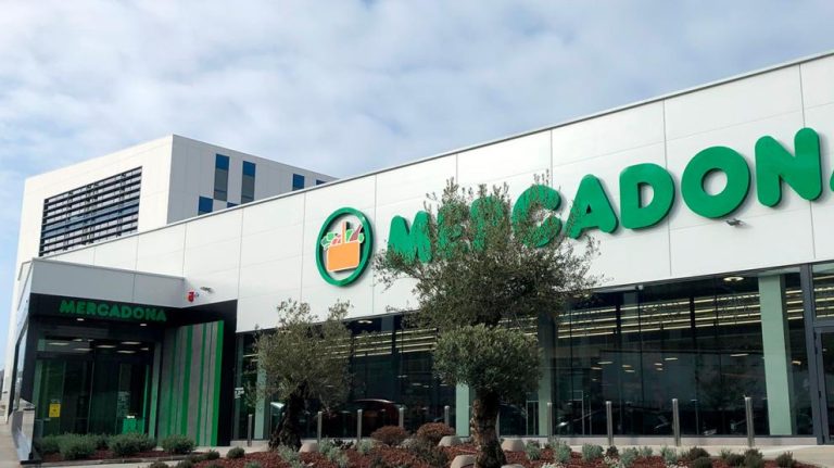 Mercadona revoluciona el mercado con sus galletas navideñas por 1,90 euros