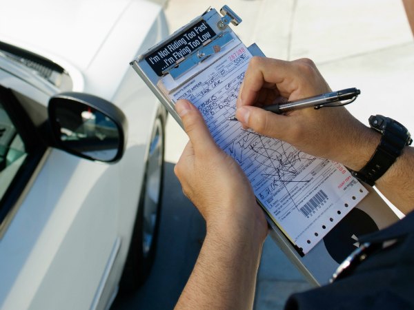 DGT al ataque: estas son las multas más ridículas que te pueden poner