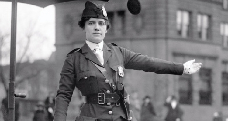 Mujeres que tenían dos huevos