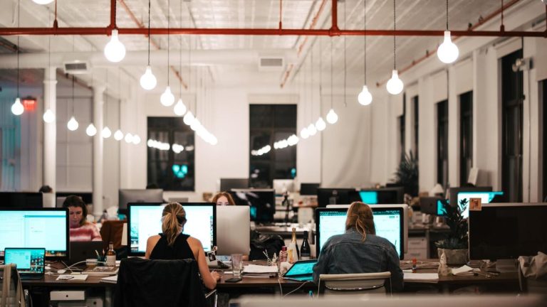 Una semana laboral de 4 días: otro anhelo cuestionable del Gobierno