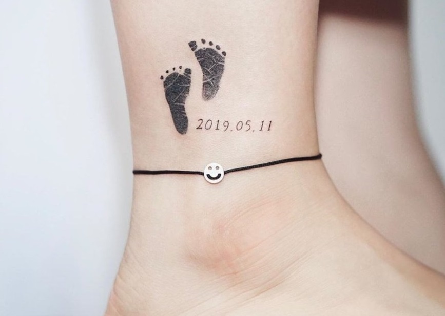 Tatuajes de fechas en el tobillo