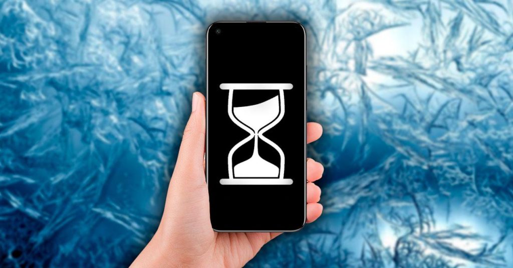 Tu teléfono se enciende y se apaga lento