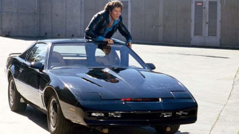 David Hasselhoff, KITT y cómo 'El coche fantástico' pasó de una locura a una genialidad