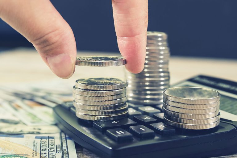 El nuevo ‘impuesto a los ricos’ deja en jaque a Madrid: podría caer el PIB un 0,6%