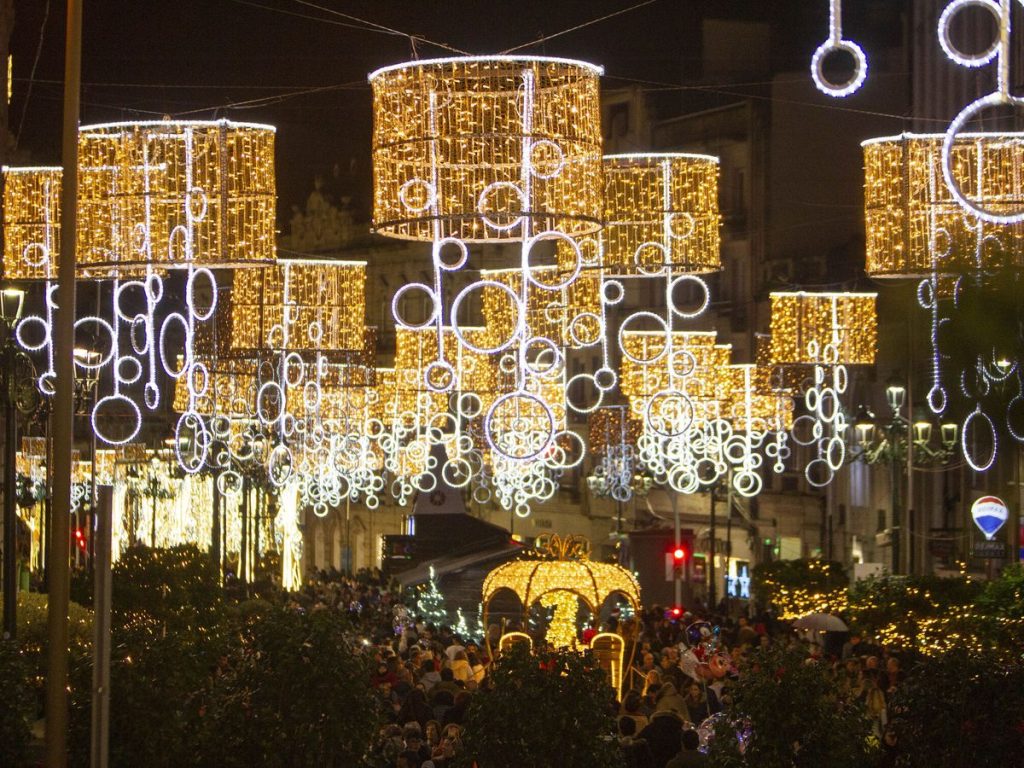 Vigo se prepara para la Navidad 2023 ante la desesperación de los vecinos