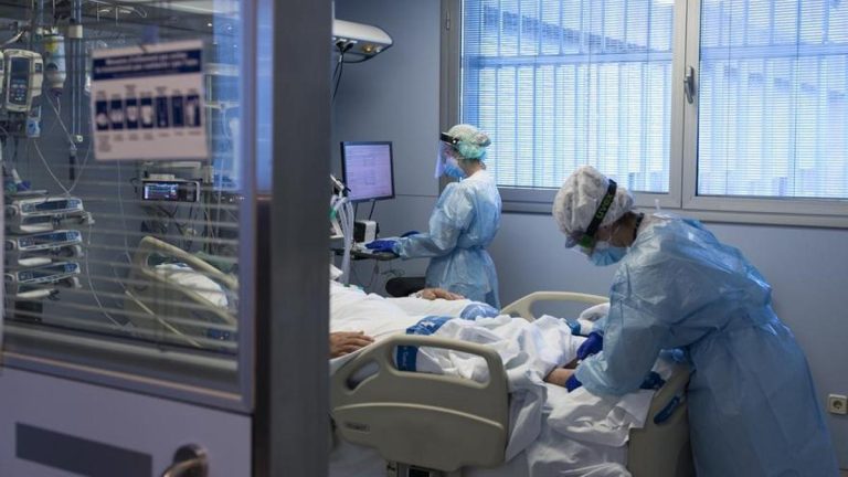 Los españoles ‘crucifican’ a la Sanidad Pública y exigen cambios profundos