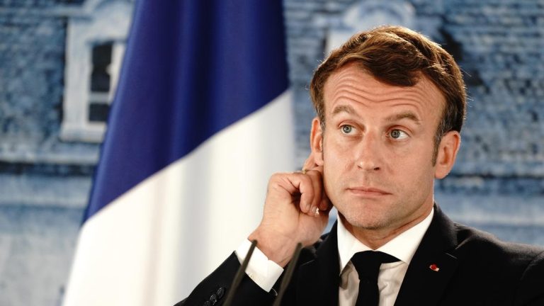 Macron apuesta por aumentar la edad mínima de jubilación y genera una avalancha de descontento