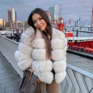 Este es el abrigo que Zara se moriría por tener y lo tiene AliExpress por menos de 20 euros