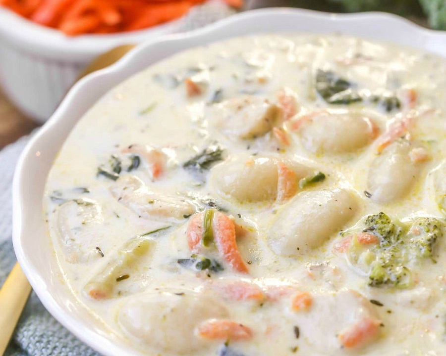 Agrega el jamón y sirve la sopa