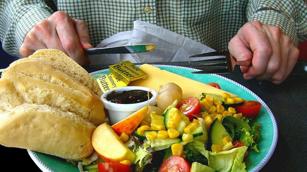 Si quieres abandonar el mal aliento, come esto 74 Aliméntate cada cuatro horas