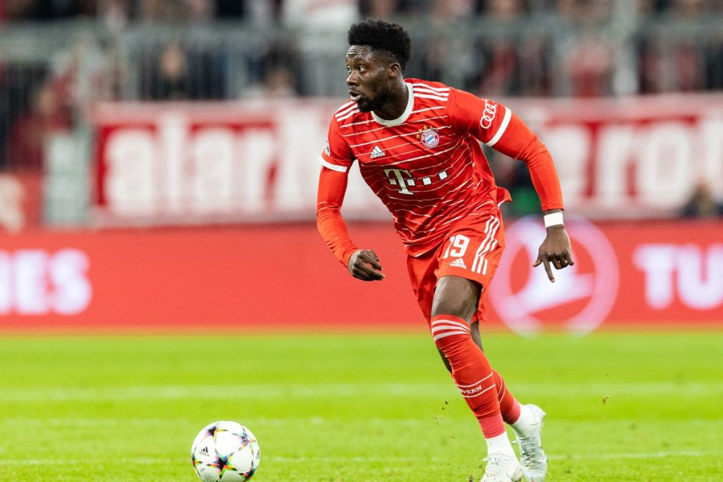 Alphonso Davies cautiva a los merengues