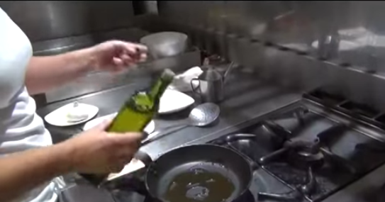 preparación de cocochas en salsa verde