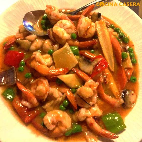 Cómo hacer unas gambas con setas y bambú mejores que las del chino