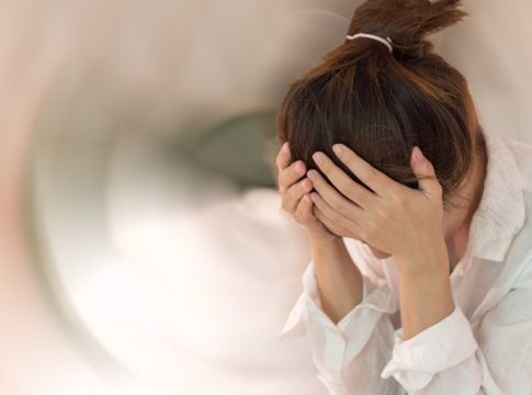 ¿Puede la ansiedad causar síntomas de despersonalización?