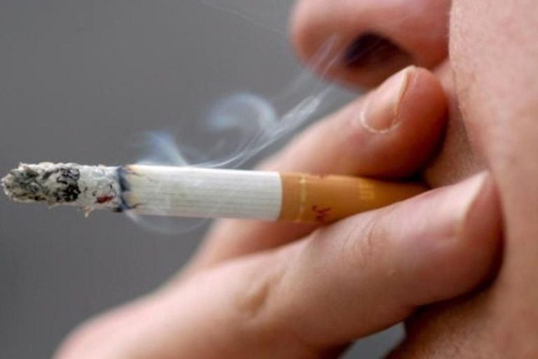 El consumo de cigarrillos, la asignatura pendiente de Sanidad que no es capaz de frenar