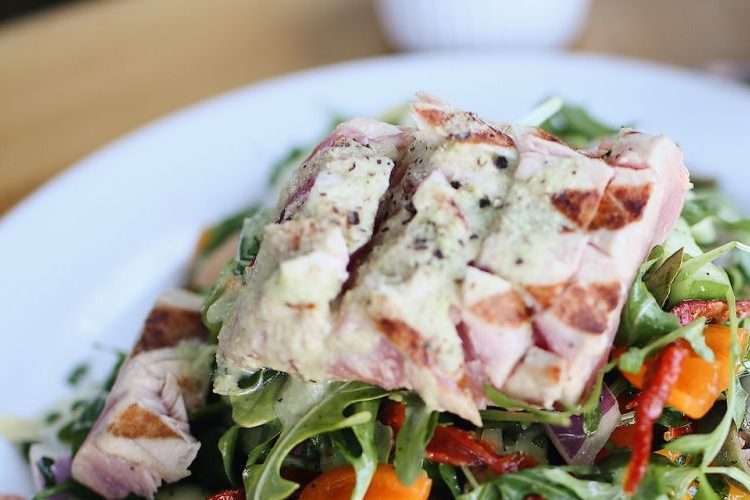 Ensalada de pollo el “toque” de Arguiñano para que quede irresistible