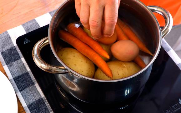 Ensaladilla rusa el truco para hacerla más sana para los niños