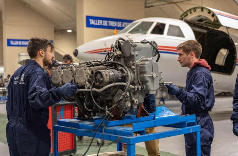 La FP en aeronáutica da respuesta a la escasez de profesionales que demanda el sector