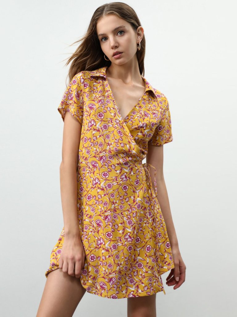 El vestido de Lefties a precio de mercadillo que causa sensación 69 Lefties - Vestido Corto Cruzado