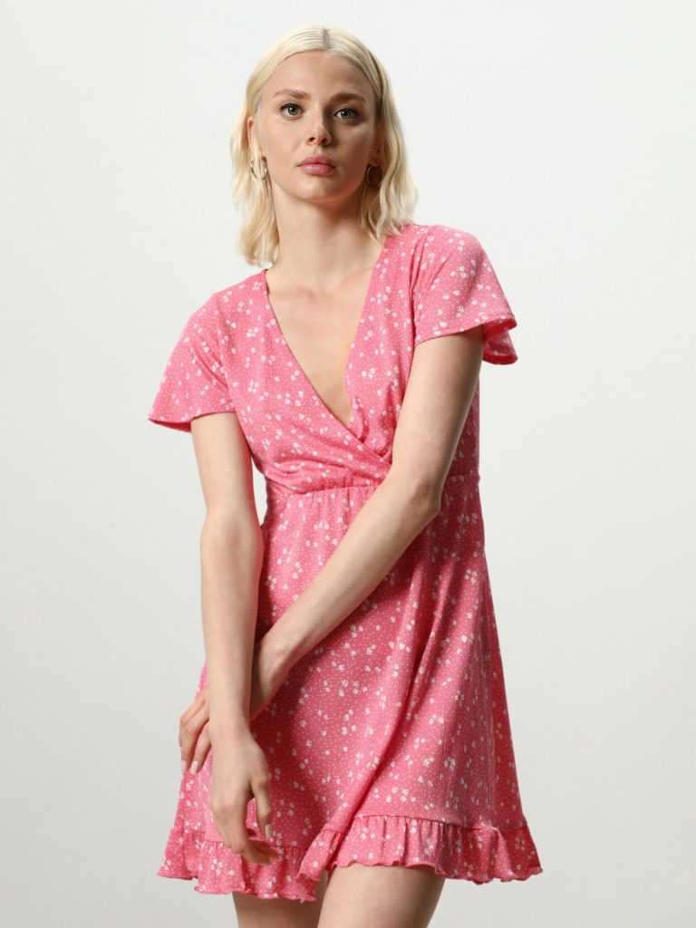 El vestido de Lefties a precio de mercadillo que causa sensación 73 Lefties - Vestido De Escote Cruzado