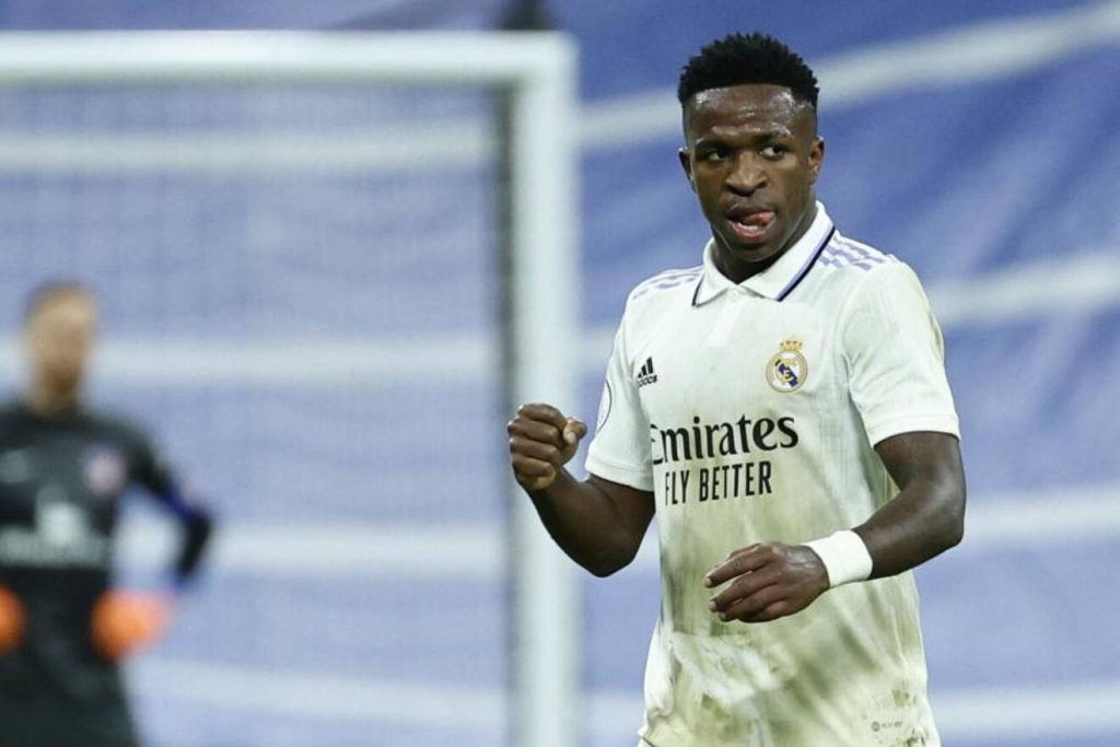 Los fans siguen apoyando a Vinícius