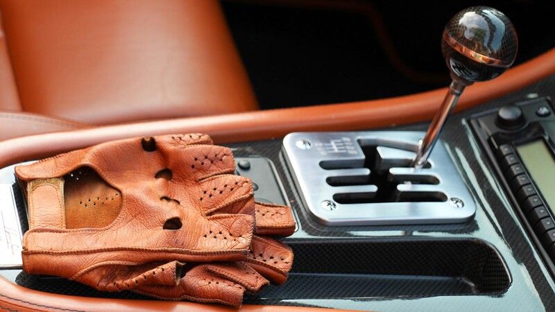 Los guantes de conducir y el sudor