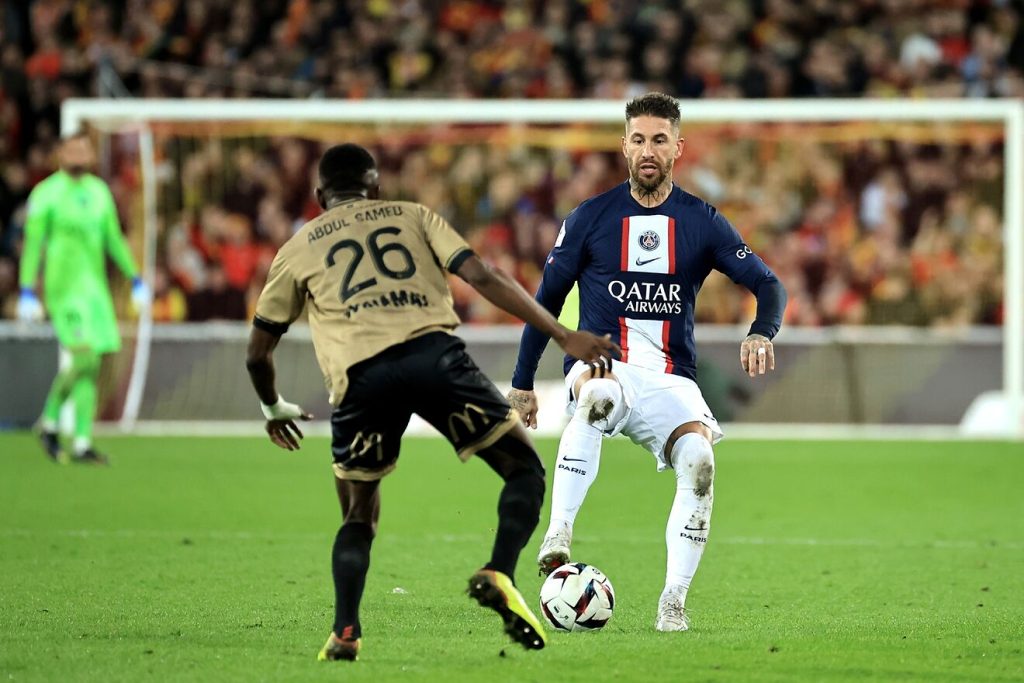 Los parisinos no se olvidan de sus pifias