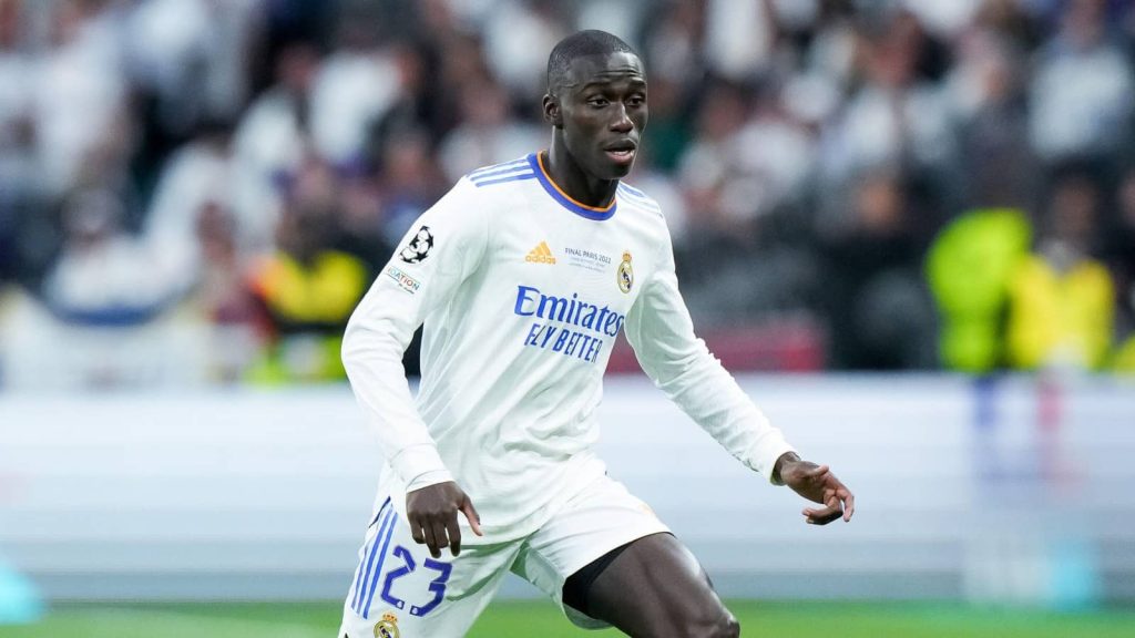 Posible destino de Ferland Mendy