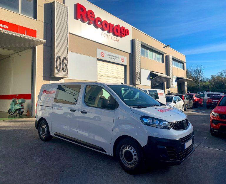 Record go incorpora vehículos industriales a sus servicios de movilidad