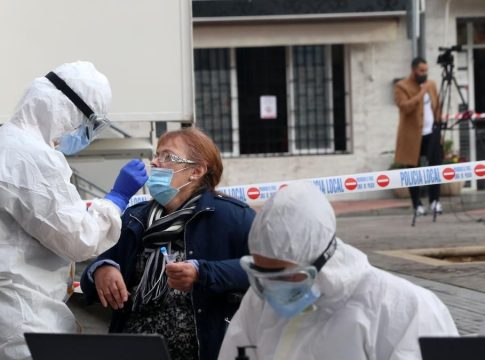 Sanidad confía en la cuarta dosis frente a la “ineficacia” del pasaporte Covid Sanidad confía en la cuarta dosis frente a la “ineficacia” del pasaporte Covid