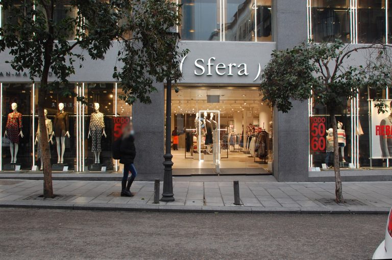 Sfera: las prendas casual más chic y baratas para romper en invierno