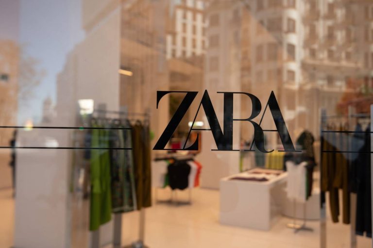 Zara: los chollos por menos de 10 euros de sus segundas rebajas
