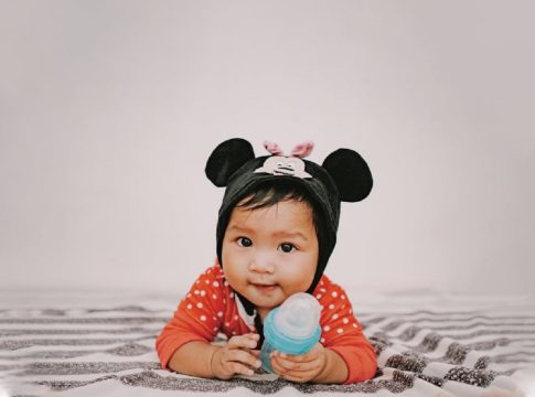 bebé rechaza el biberón bebé rechaza el biberón