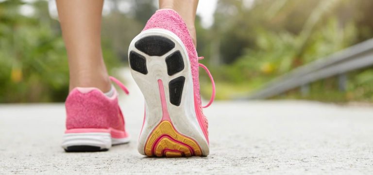 Caminar 30 minutos al día equivale con ir al gimnasio