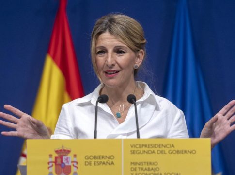 El Ministerio de Trabajo ‘blinda’ a los becarios, aunque sigue sin entrar en vigor el estatuto El Ministerio de Trabajo ‘blinda’ a los becarios, aunque sigue sin entrar en vigor el estatuto