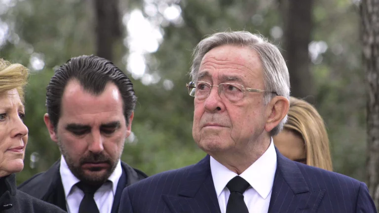 Muere Constantino de Grecia, tío de Felipe VI y hermano de la reina Sofía
