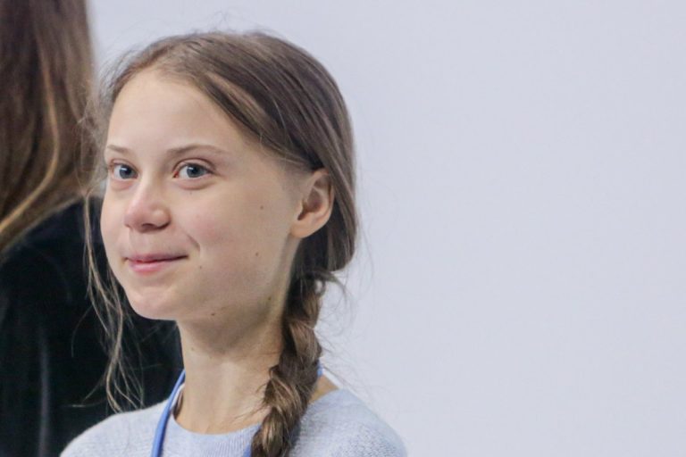 La imagen de Greta Thunberg cae en picado tras montar un “vergonzoso teatrillo” en el que fue “detenida”