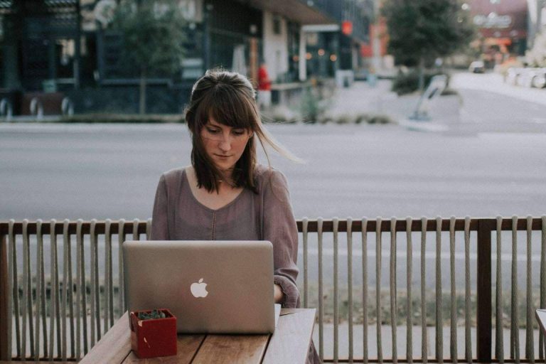 La plataforma de aprendizaje de idiomas creada para hispanohablantes, Jazyk