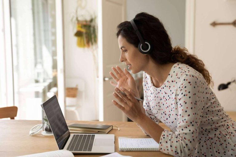 La firma Euterpe Translations ofrece servicios de traducción simultánea