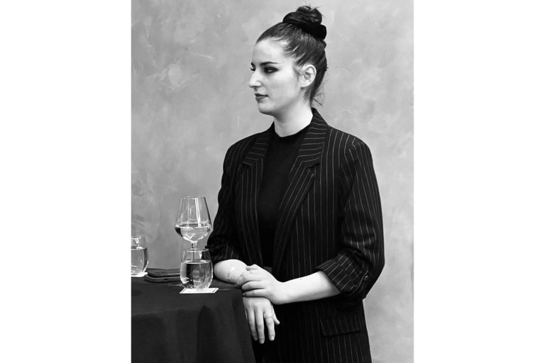 Representación y promoción de artistas, con la firma Galería Carey Oficial