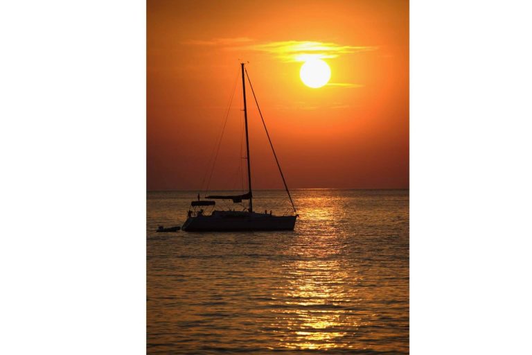 Navega y Comparte permite alquilar un barco con o sin patrón