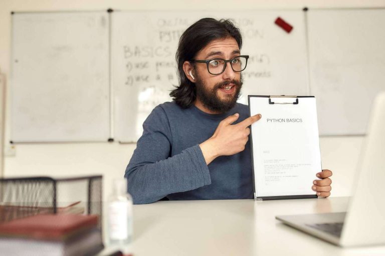 La academia online de inglés, A School of Fish Language Center, ofrece cursos y webinars para todos los niveles