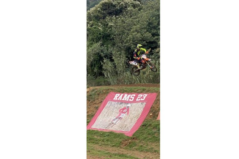 La firma de estilo universitario RAMS 23 arrasa entre los jóvenes