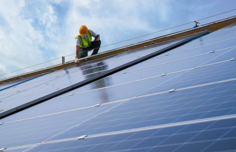 Acierta Asistencia expone el ahorro que supone una buena instalación en la vivienda