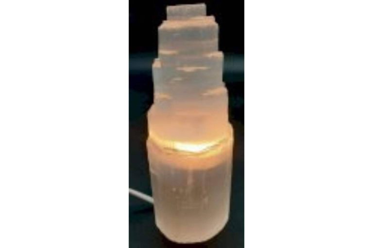 La Luna de Buda sobre las destacadas características de las lámparas de selenita, onix y sal